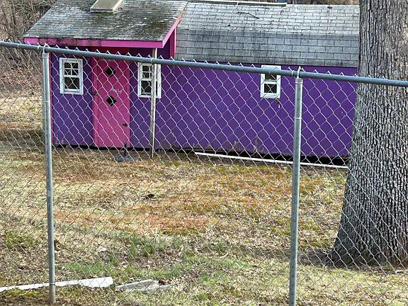 4th image of 315 Quarry Rd