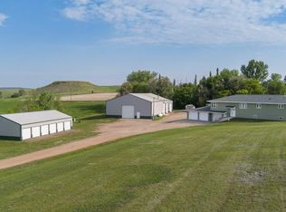 571 58th Ave SW, Beulah, ND 58523