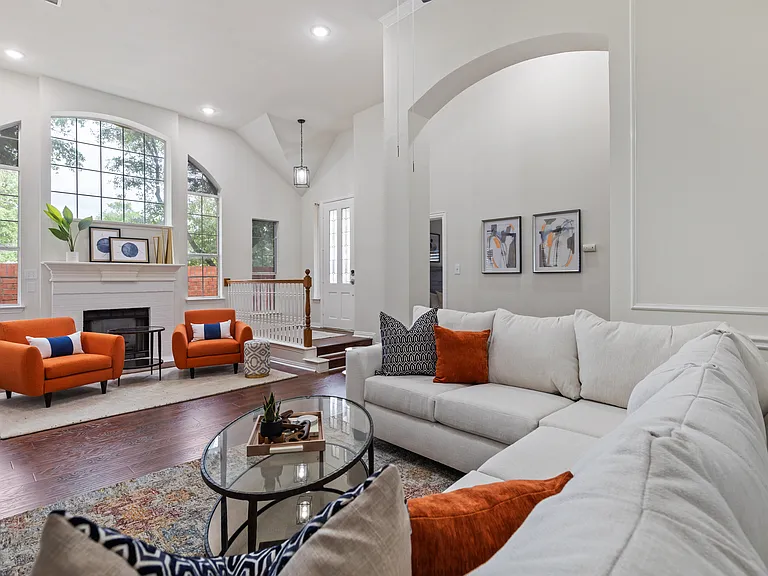 501 Lilly Ct — Photo 4