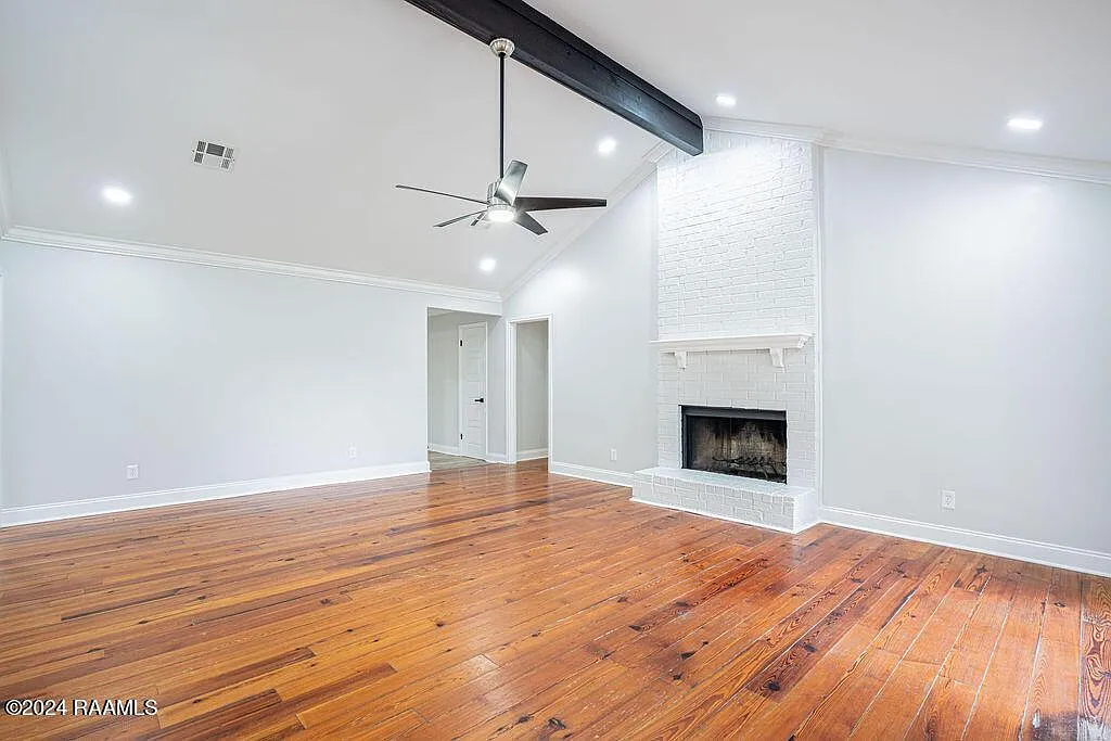 4 bed, 2.5 bath, 1914 sqft, $2,500 — Photo 4