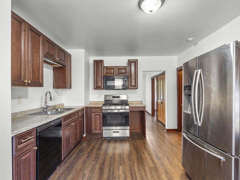1st image of 841 East St #1