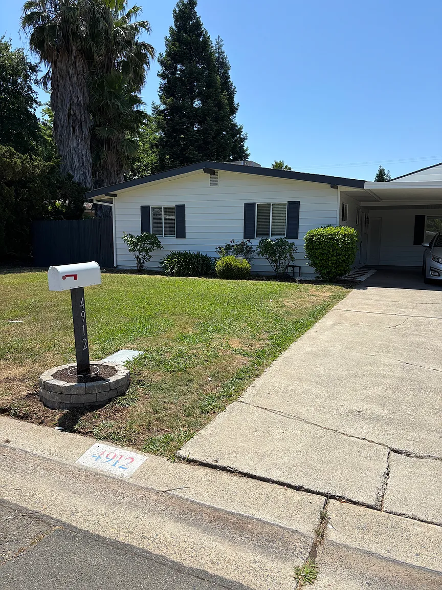 4912 Boyd Dr photo 1