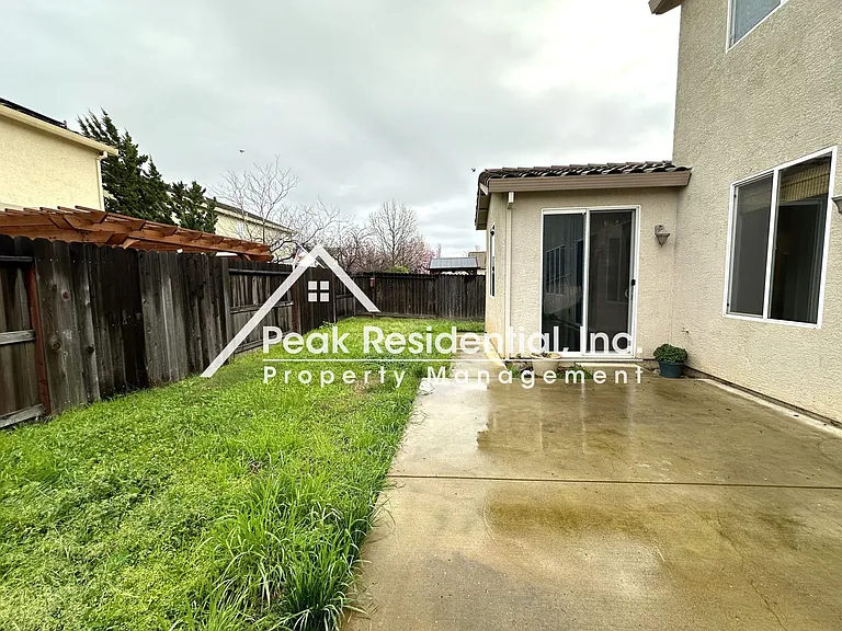 1811 Waterfall Dr — Photo 33