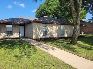1724 Jenkins Ln #1724, Red Oak, TX 75154