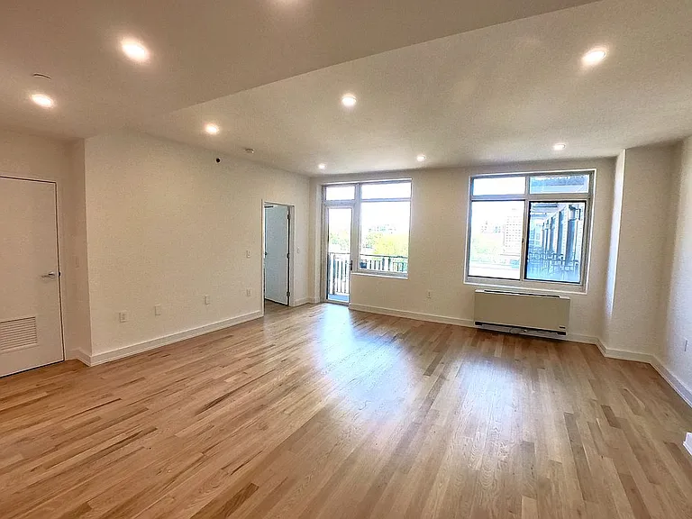 3 Revere Ct #2704 — Photo 5