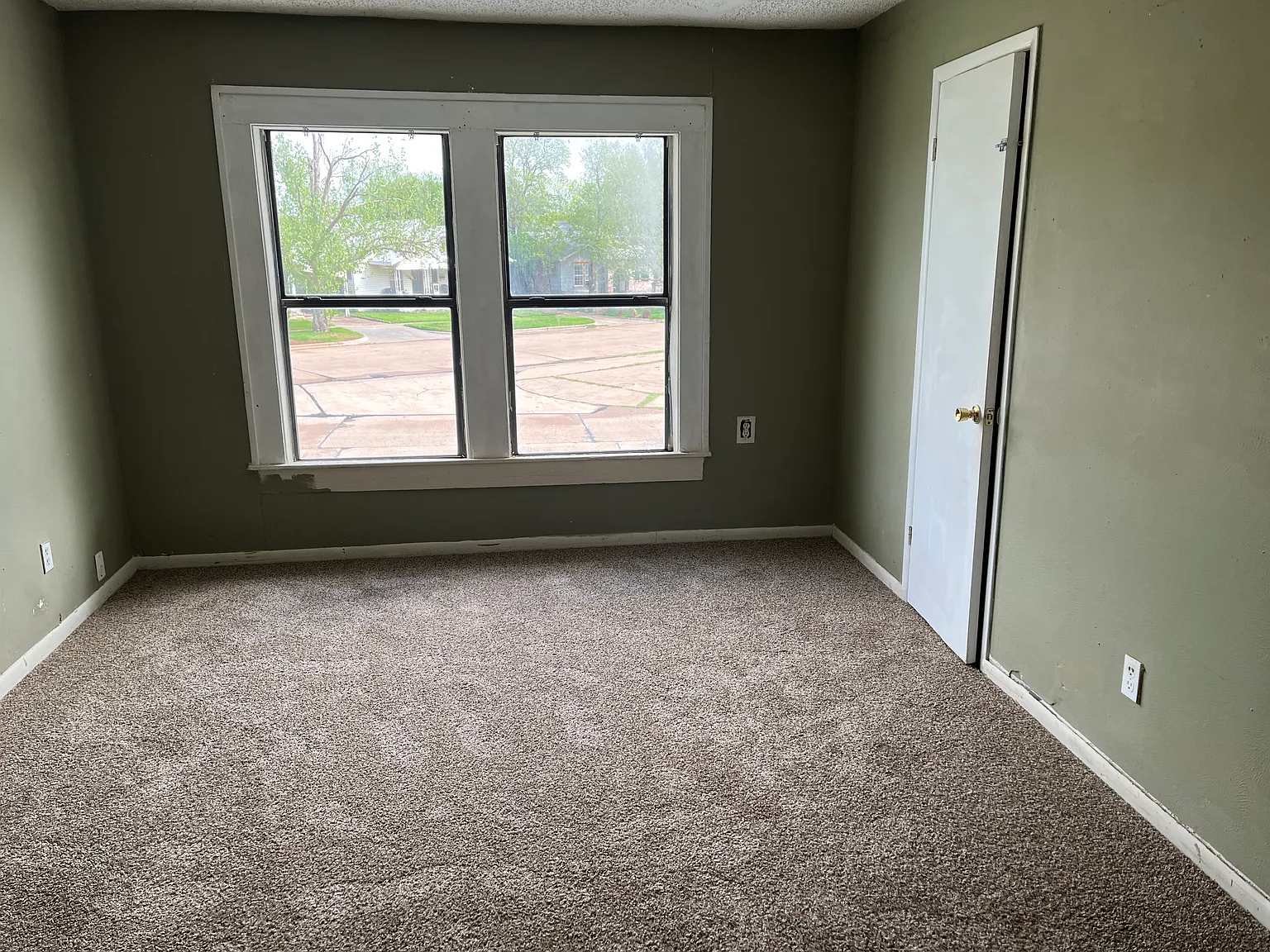 1623 Elizabeth Ave — Photo 2