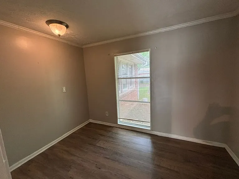 6525 Gregg Dr — Photo 14