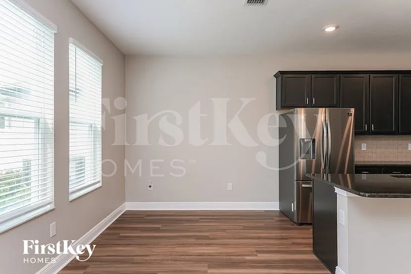 3 bed, 2.5 bath, 2014 sqft, $2,830 — Photo 4