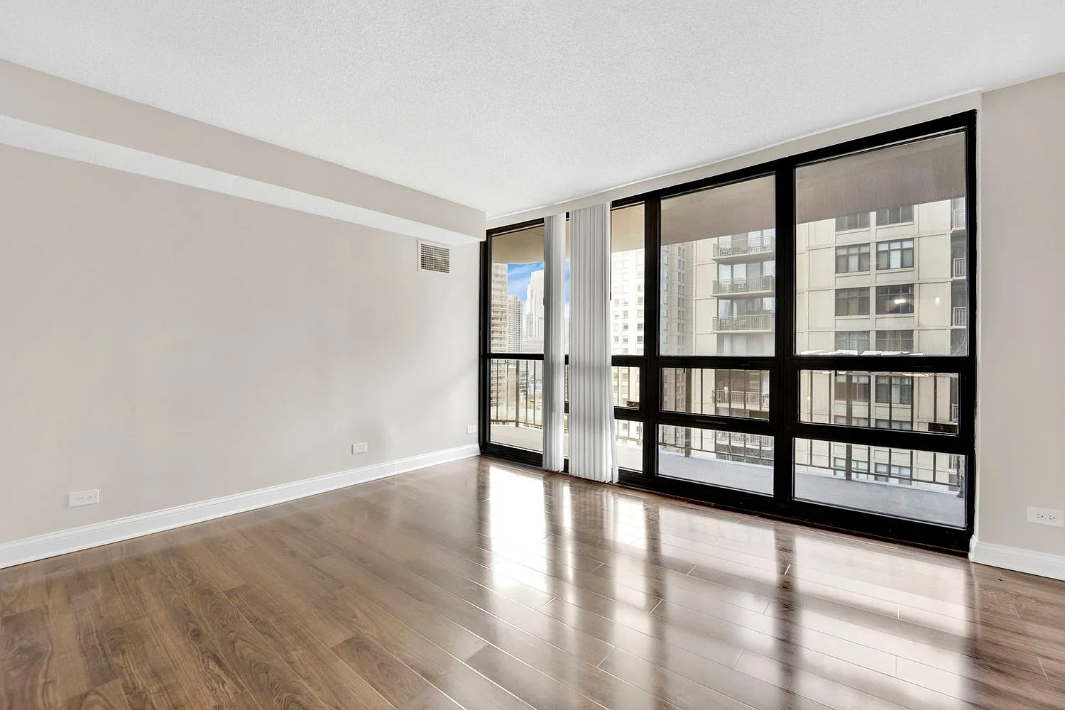 1 bed, 1200 sqft, $2,495 — Photo 4