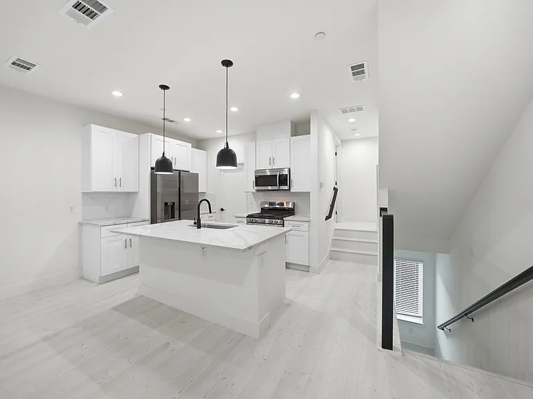 7207 Mohawk Dr #106 — Photo 1