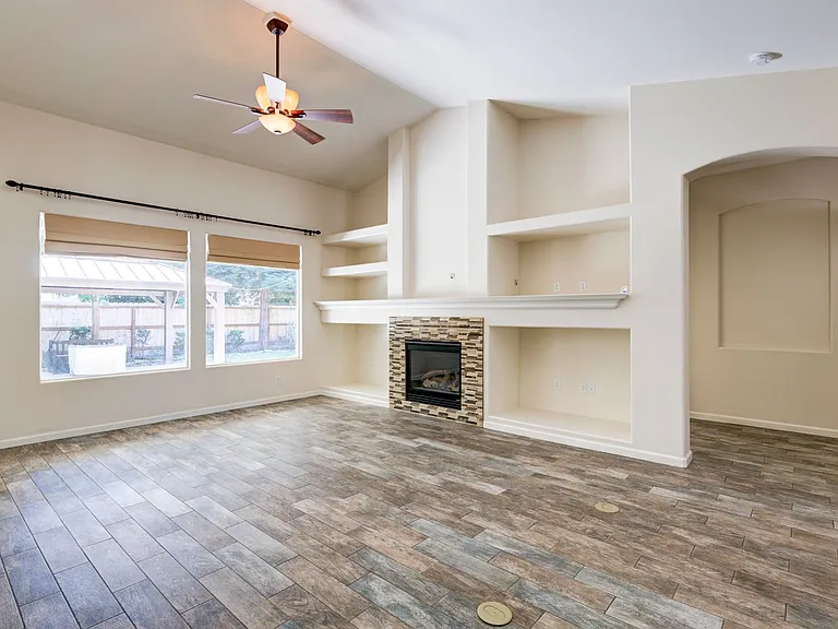 2418 Warner Ave — Photo 6