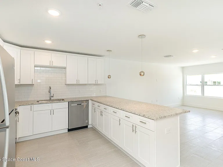 1635 Par St NE #2202 — Photo 11