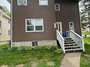 822 5th Ave #2, Moline, IL 61265