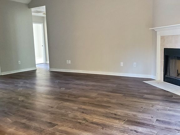 3rd image of 649 Fieldcrest Dr