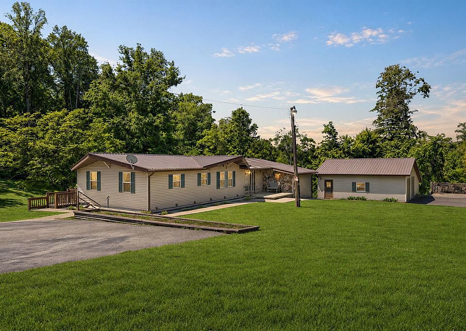 1st image of 308 Dale Hollow Manor Rd