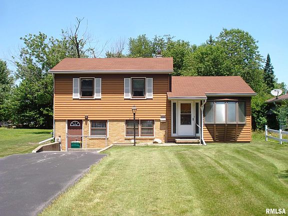 3rd image of 475 Yates St