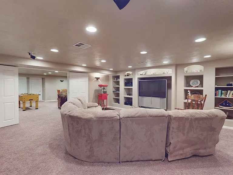 853 W Kestrel Ct — Photo 22