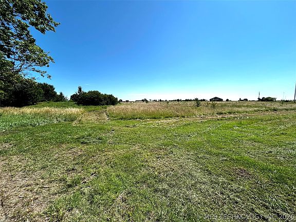 2nd image of 28510 N 3960th Rd