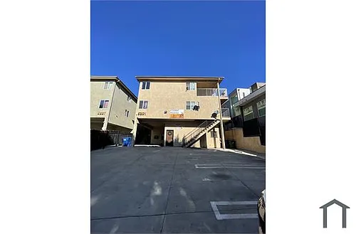 5231 Huntington Dr N #3 Photo 1