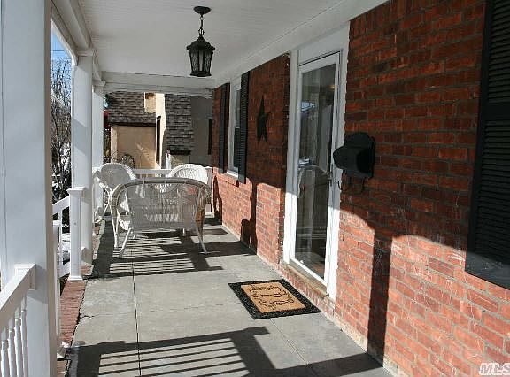 2nd image of 104 Wilson St