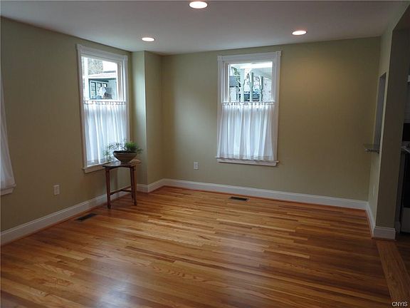 4th image of 5 Washington St