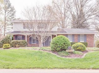 216 Sherwood Dr, Glen Carbon, IL