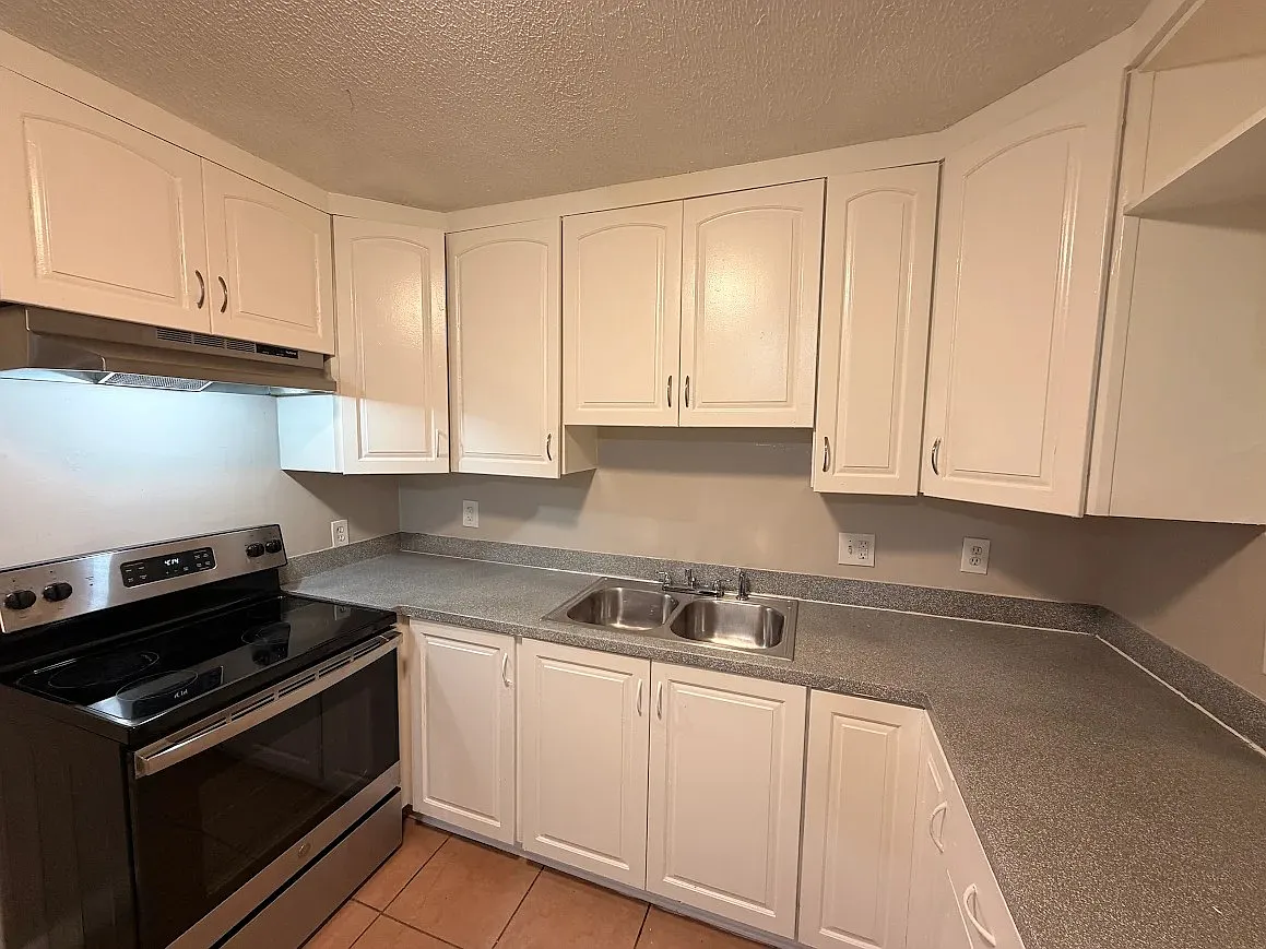 Building Photo - 3579 Tulip Dr
