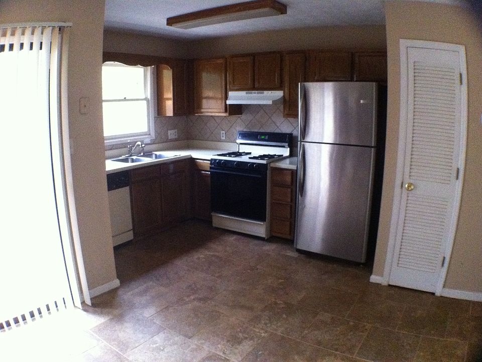 2nd image of 2259 Wellington Cir