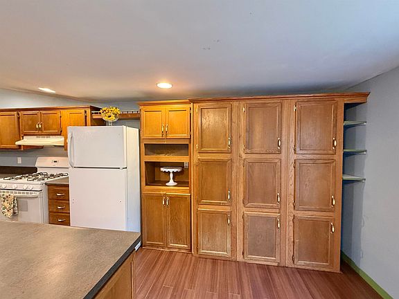 5th image of 5454 W Bradford Rd