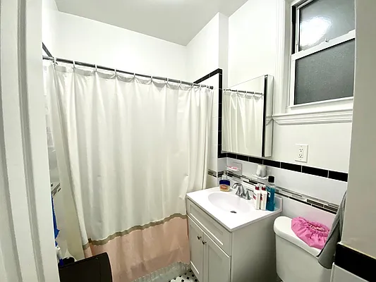 Rented by Douglas Elliman | media 16