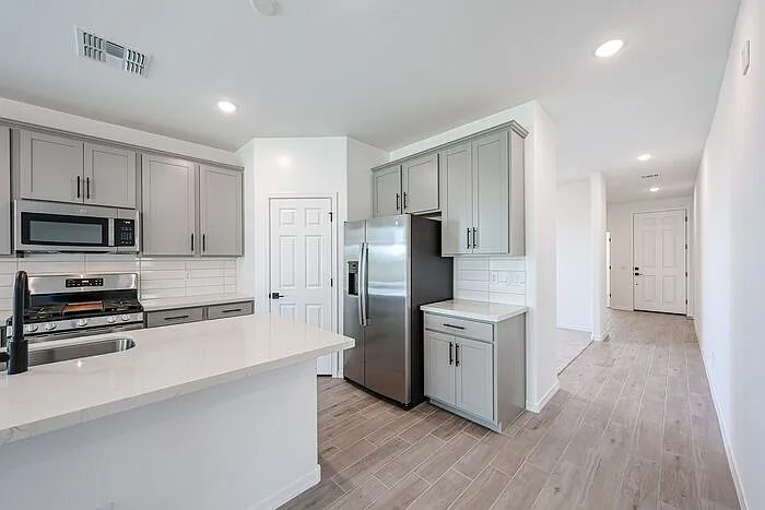 5633 W McNeil St — Photo 14