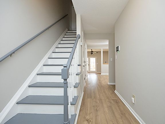 5th image of 806 Kendall Dr #502