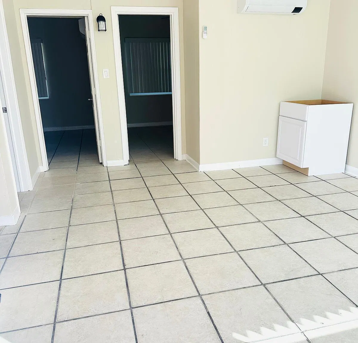 3 bed, 1.0 bath, 888 sqft, $1,500 — Photo 3