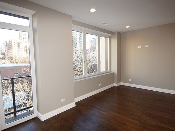 2nd image of 1308 N La Salle Dr APT 3
