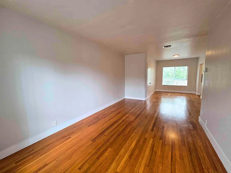 701 NE 16th Ave #26 — Photo 4