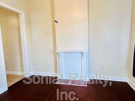 5th image of 4532 S Robertson St