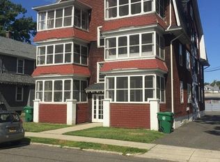 77 Elm St APT 1R, Chicopee, MA 01013