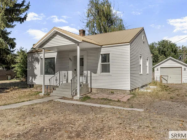 957 S Shilling Ave, Blackfoot, ID 83221