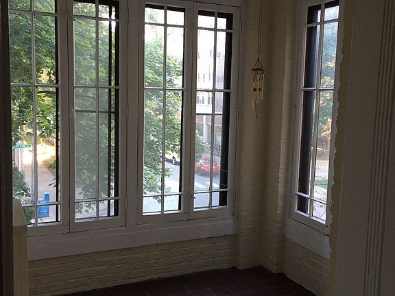 4th image of 5344 S Hyde Park Blvd APT 2