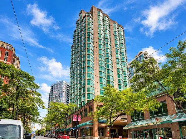 838 Hamilton St #1609, Vancouver, BC V6B 6A2