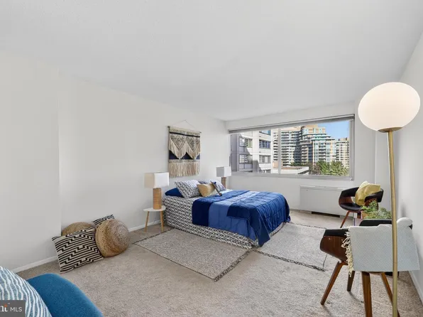 5500 Friendship Blvd APT 1728N, Chevy Chase, MD 20815