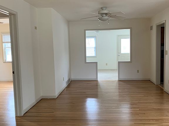 5th image of 4891 Glenburn Ave