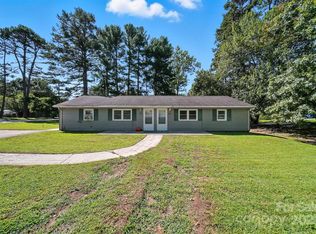 151-153 Cedar Ave, Hudson, NC 28638