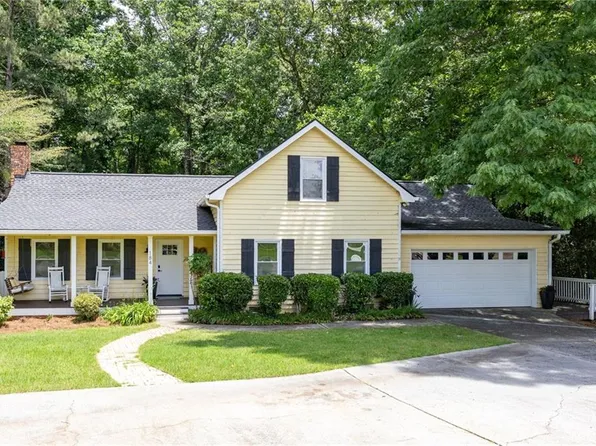 184 Lake Somerset Dr NW, Marietta, GA 30064