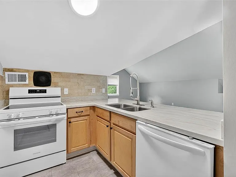 600 Mansfield St #C — Photo 12
