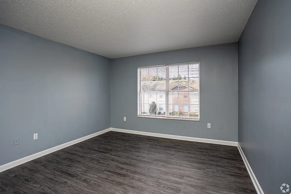 Summercrest Apartments — Photo 3