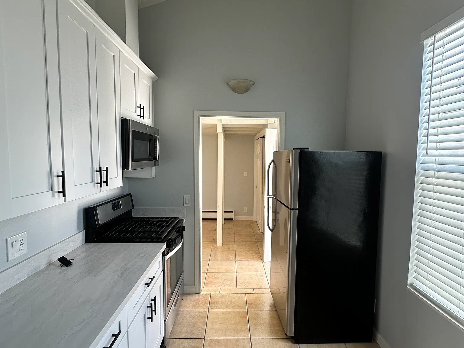 Studio, 350 sqft, $2,250 — Photo 3