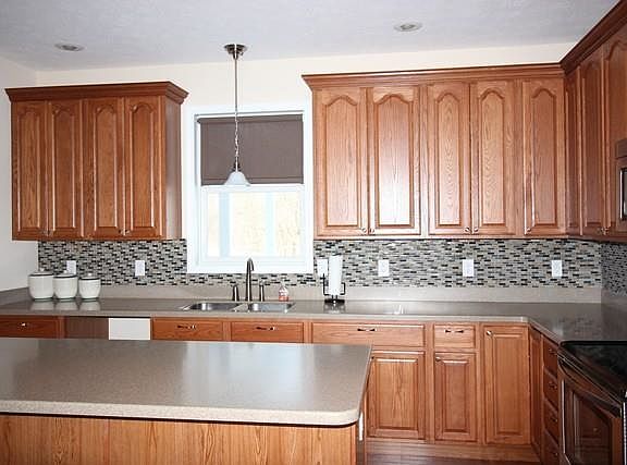 5th image of 2785 Woodland Dr