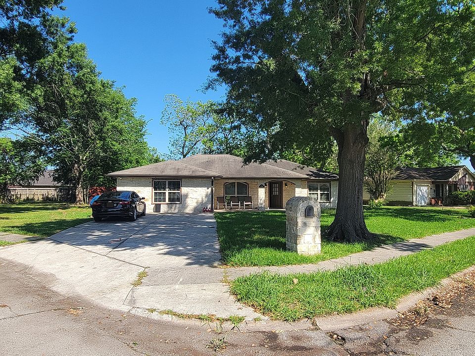 1st image of 1209 Dogwood Dr