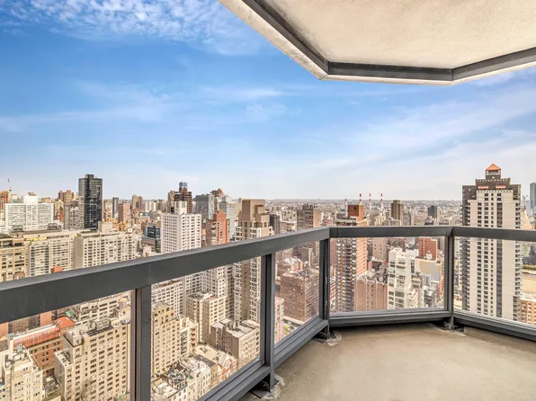 200 East 61st Street image 11 of 11